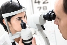 בעיות ראייה אצל אנשים מבוגרים - מתי צריך לפנות אל רופא עיניים